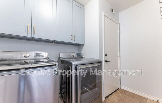 Building Photo - 5184 Churchwood Dr