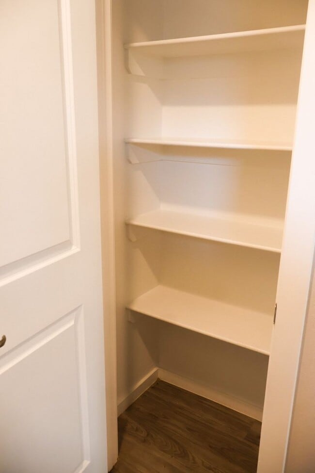 Building Photo - Townhome in Upland Heights!