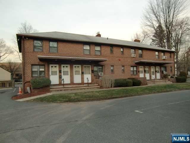 Building Photo - 482 Broad Ave