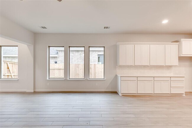 Building Photo - 232 Blackborrow Dr