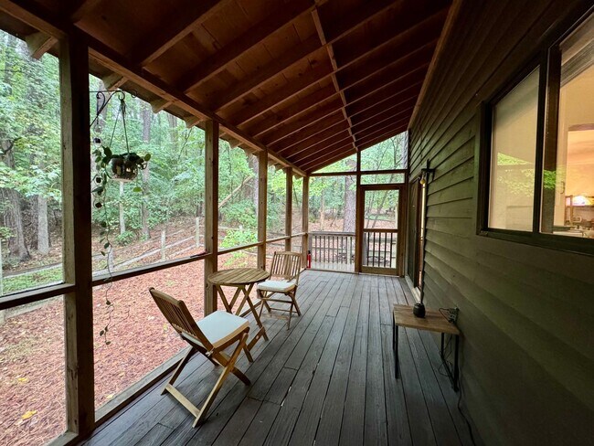 Building Photo - 103 Hidden Valley Dr