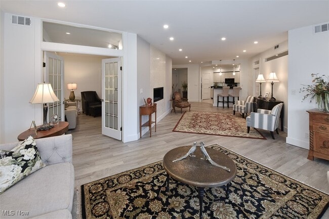 Building Photo - 19000 Lake Rd