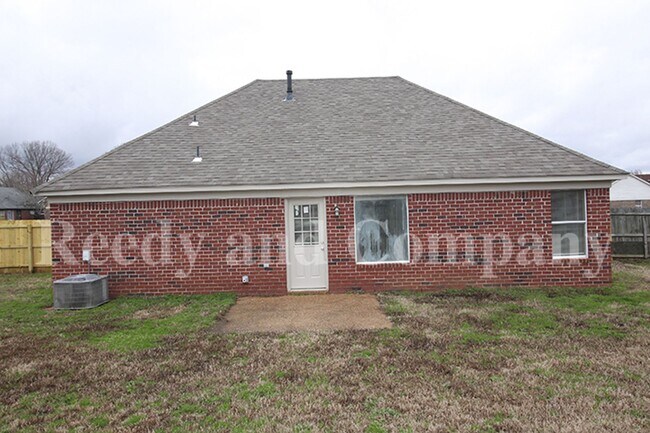 Building Photo - 6077 Wills Way Cir S