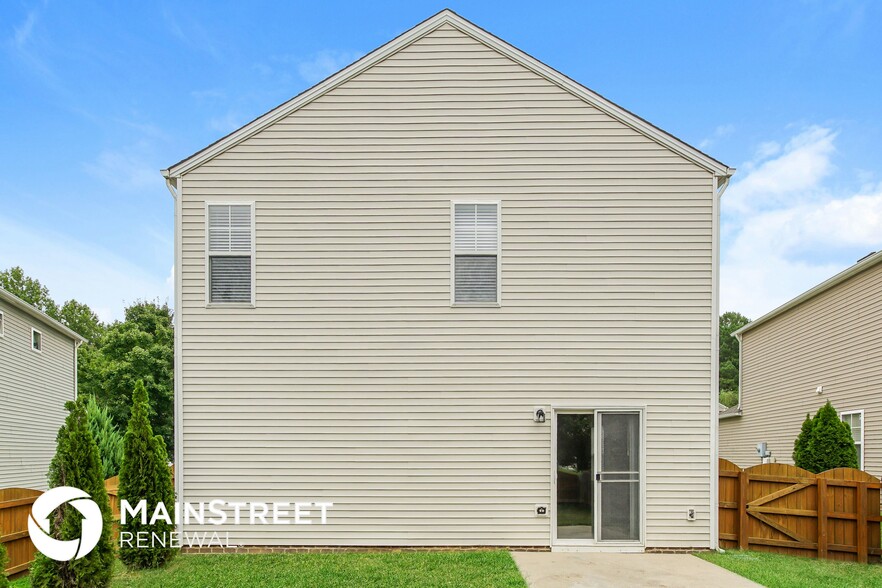 Building Photo - 2436 Ferdinand Dr