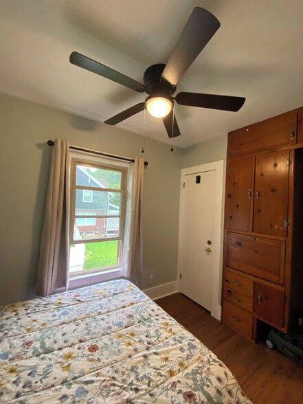 Building Photo - 5 E 3rd Ave