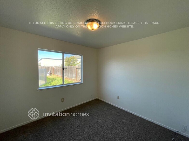 Building Photo - 1144 La Mesa St