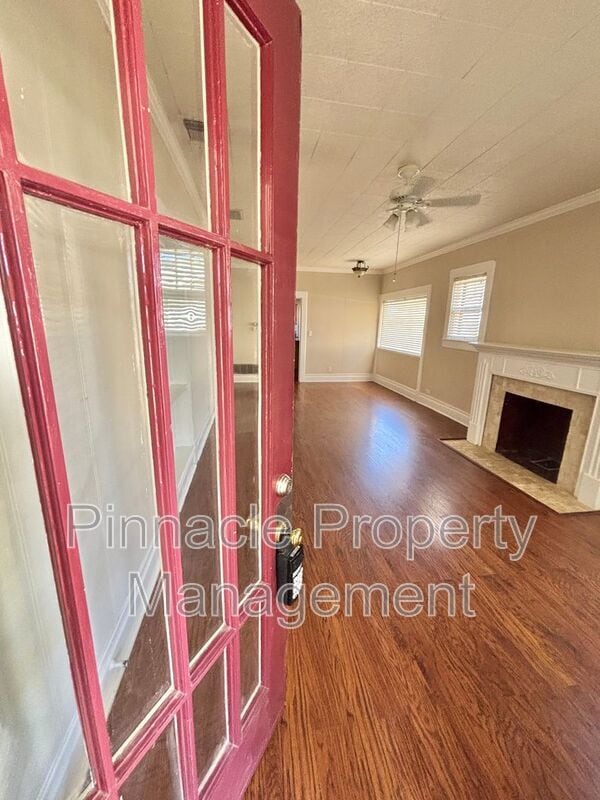 Building Photo - 515 S Madison St