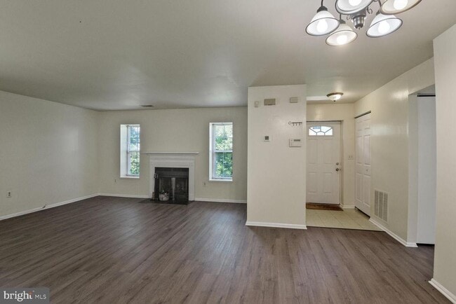 Building Photo - 7216 Lost Spring Ct