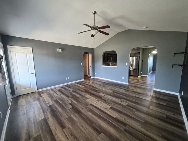 Building Photo - 103 Palin Trail