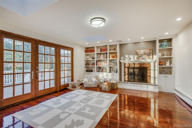 Building Photo - 1041 Glen Cove Ave