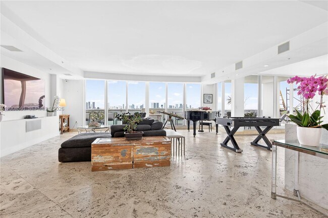 Building Photo - 1900 Sunset Harbour Dr