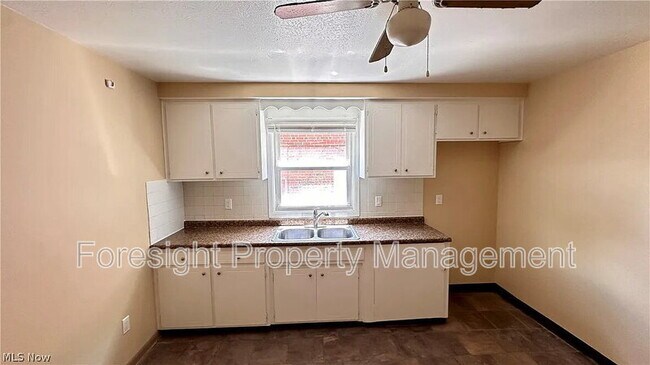 Building Photo - 1434 E 222nd St