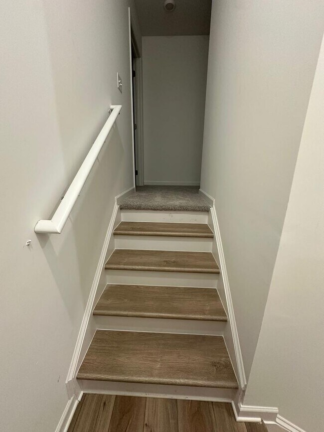 Building Photo - 2482 Van Fleet Cir