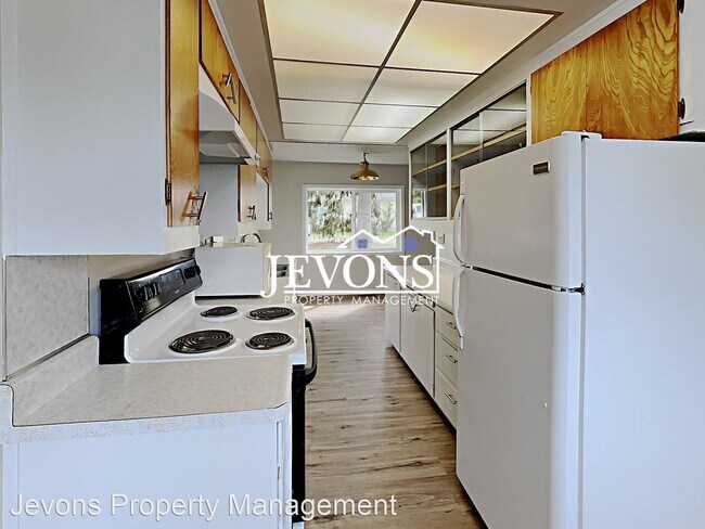 Building Photo - 3 br, 2.5 bath House - 8632 116th Ave SE