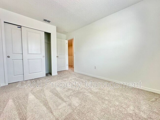 Building Photo - 169 Riverfront Wy
