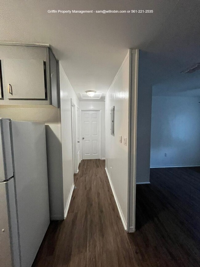 Building Photo - 1107 Calvary St