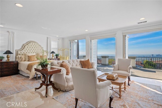 Building Photo - 7 Vista Luci