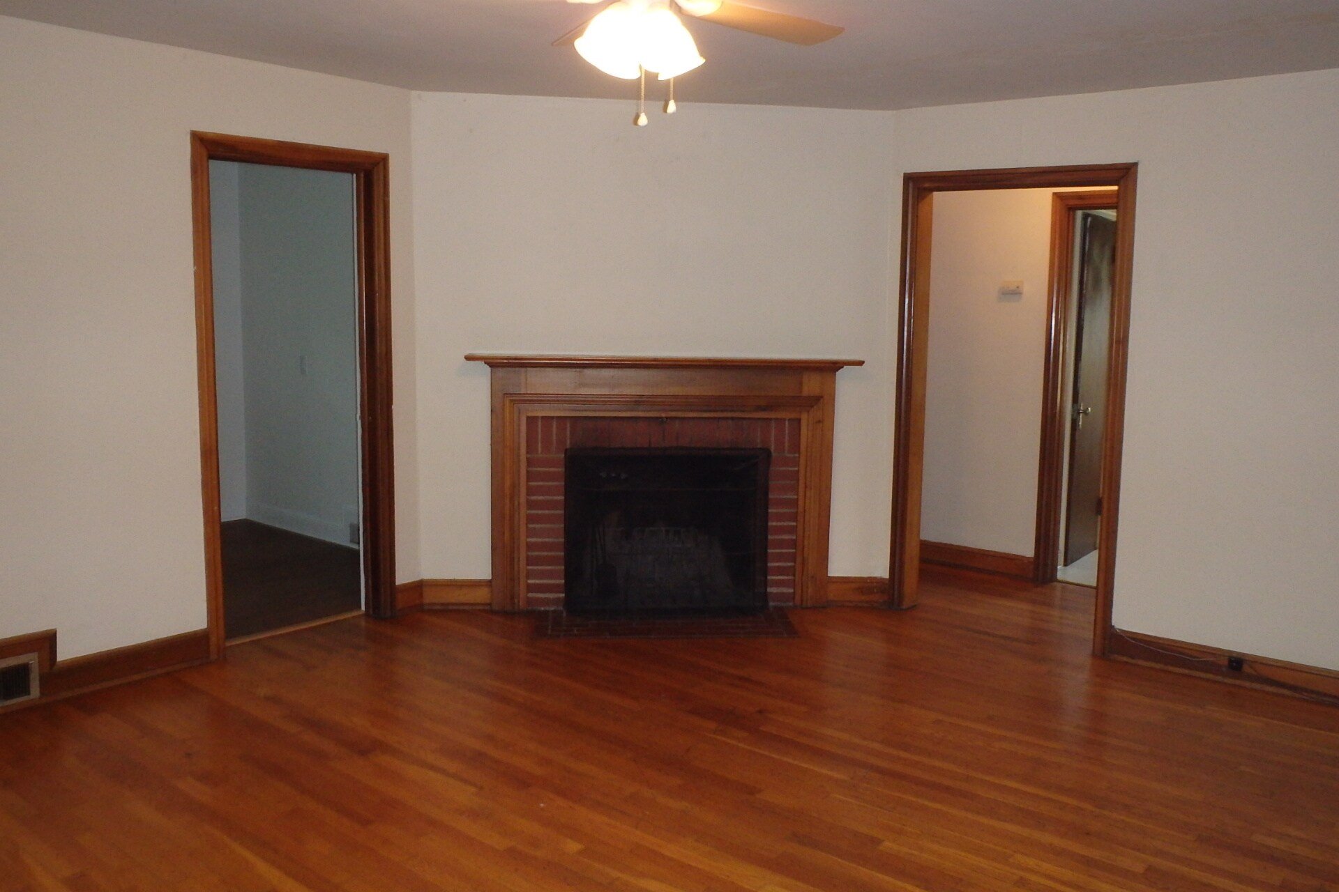Building Photo - 157 E Park Ave