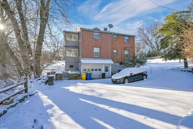 Building Photo - 2820 Cumberland Blvd