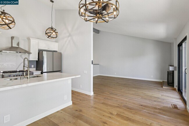 Building Photo - 1541 Moraga Way