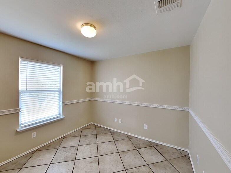 Building Photo - 10711 N Shaenridge