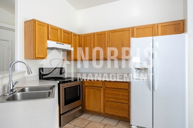 Building Photo - 10493 W Arivaca Dr