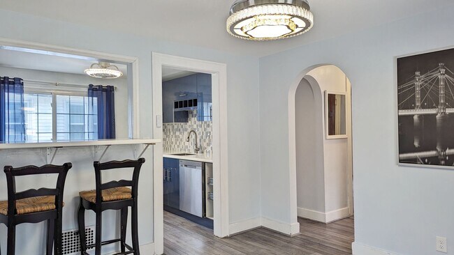 Building Photo - 81 Knox Ave