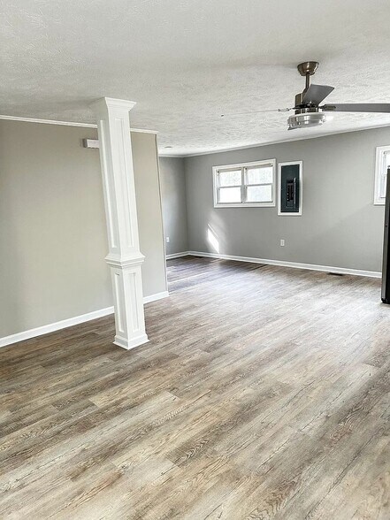 Building Photo - 216 Westbrook Dr