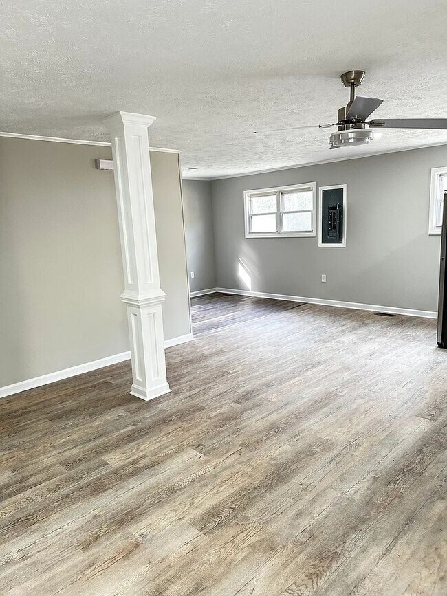 Building Photo - Charming 3BR House in Spring Lake