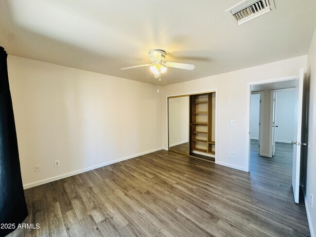 Building Photo - 1803 N Cheri Lynn Dr
