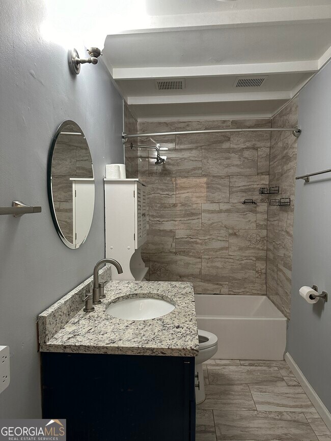 Building Photo - 2134 Main St NW