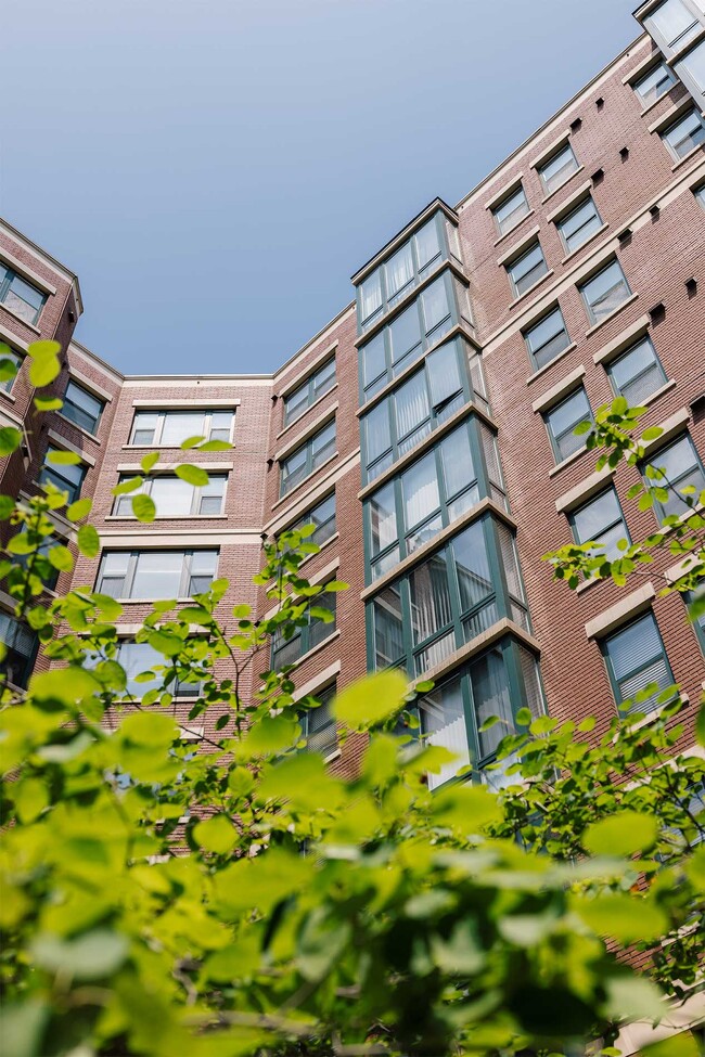 Building Photo - 1301 Thomas Circle