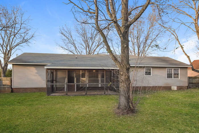Building Photo - 122 Bright Rd