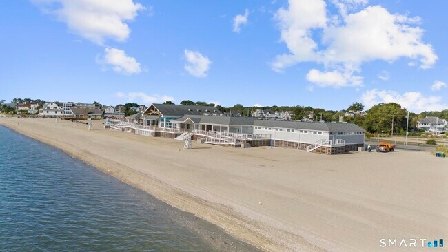 Building Photo - 261 Millard St