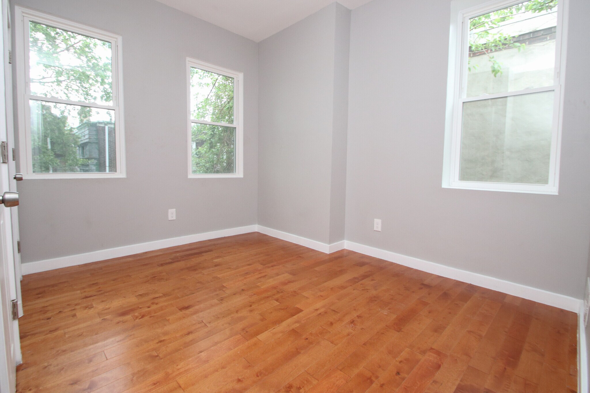 Building Photo - 3831 N Sydenham St