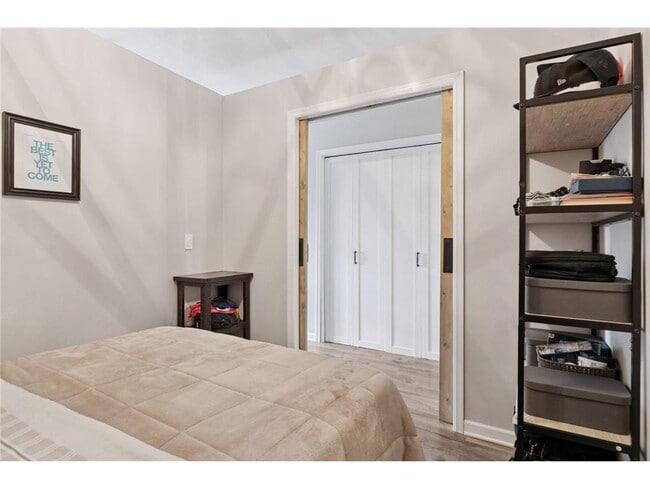 Building Photo - 640 Main St N