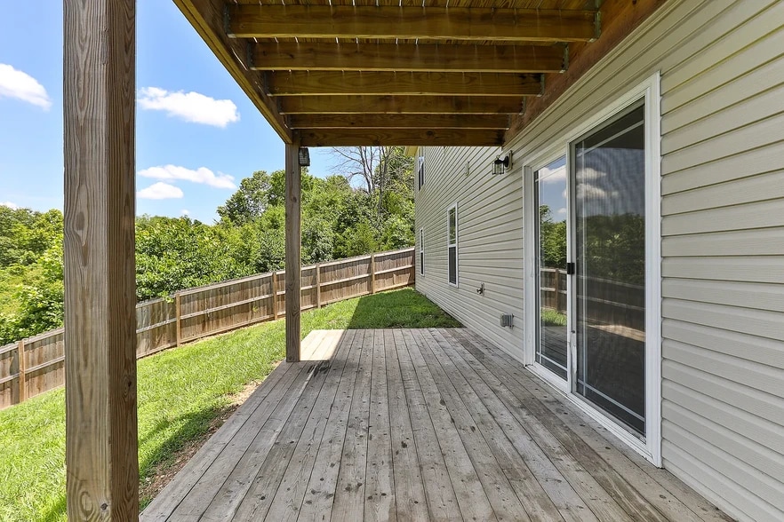 Building Photo - 106 Whispering Meadows Pky