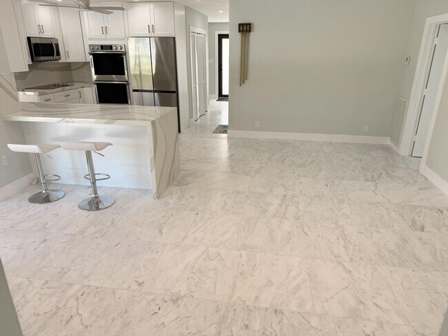 Building Photo - 4760 NW 5th Ln