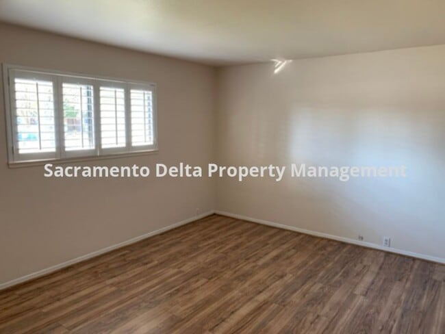 Building Photo - Adorable 3 bedroom, 2 bathroom home in Carmichael