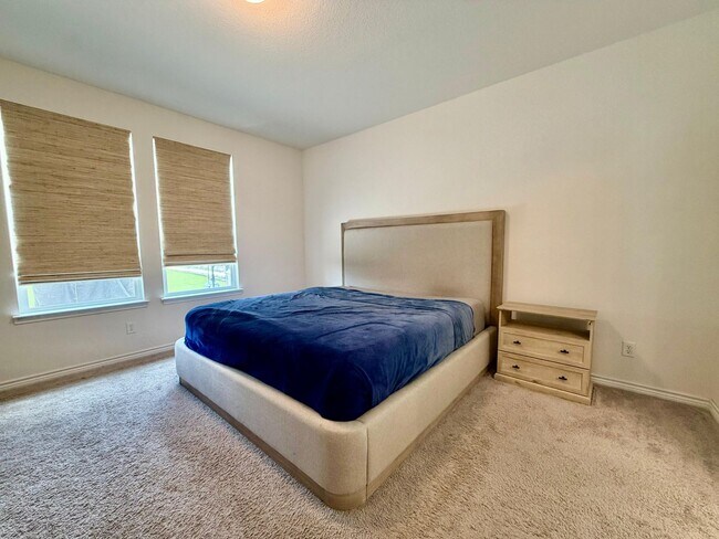 Building Photo - Exceptional 4BR, 3BA Home in Desirable Knox Ridge