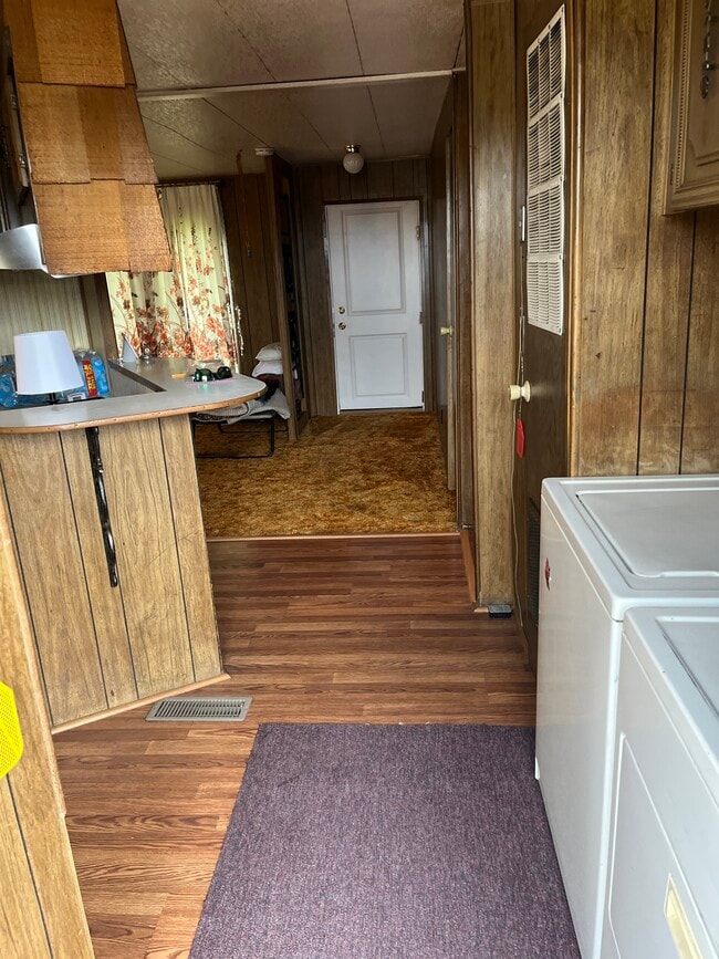 Building Photo - 1639 17 Mile Rd