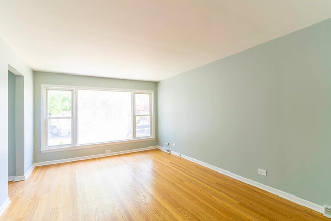 Building Photo - 5218 S Normandy Ave