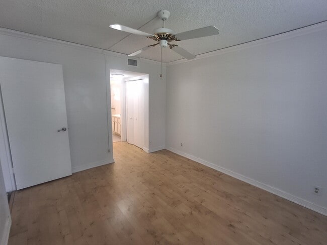 Building Photo - 8770 Royal Palm Blvd