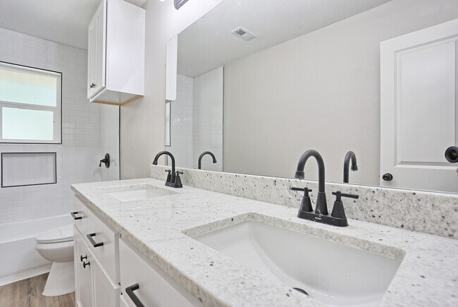 Building Photo - 704 Natchez River Cir