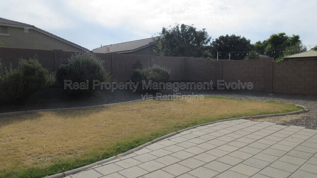 Building Photo - 2825 E Trigger Way