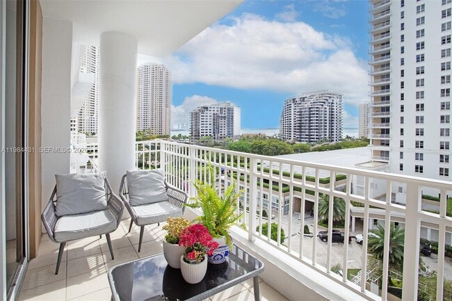 Building Photo - 801 Brickell Key Blvd