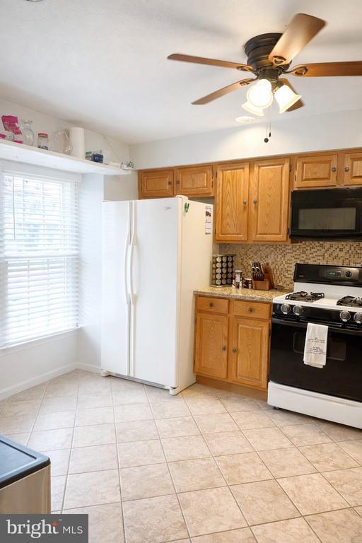 Building Photo - 44032 Aberdeen Terrace