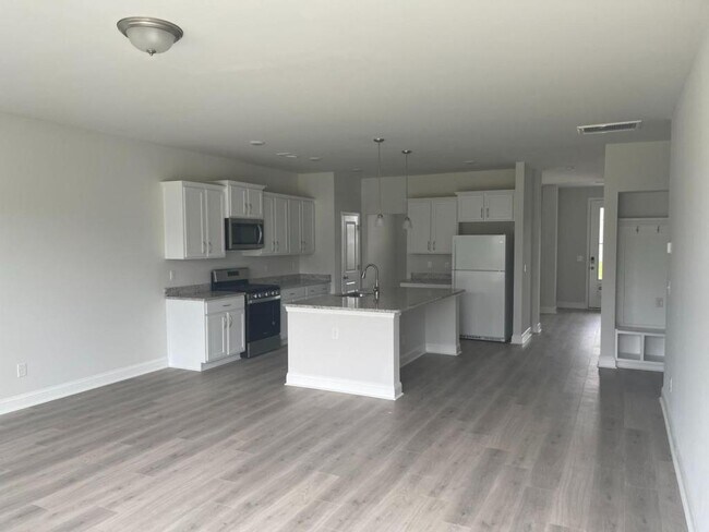 Building Photo - 152 Calhoun Fls Dr