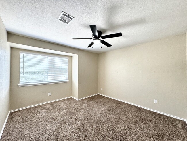 Building Photo - 831 Sagewood Trail