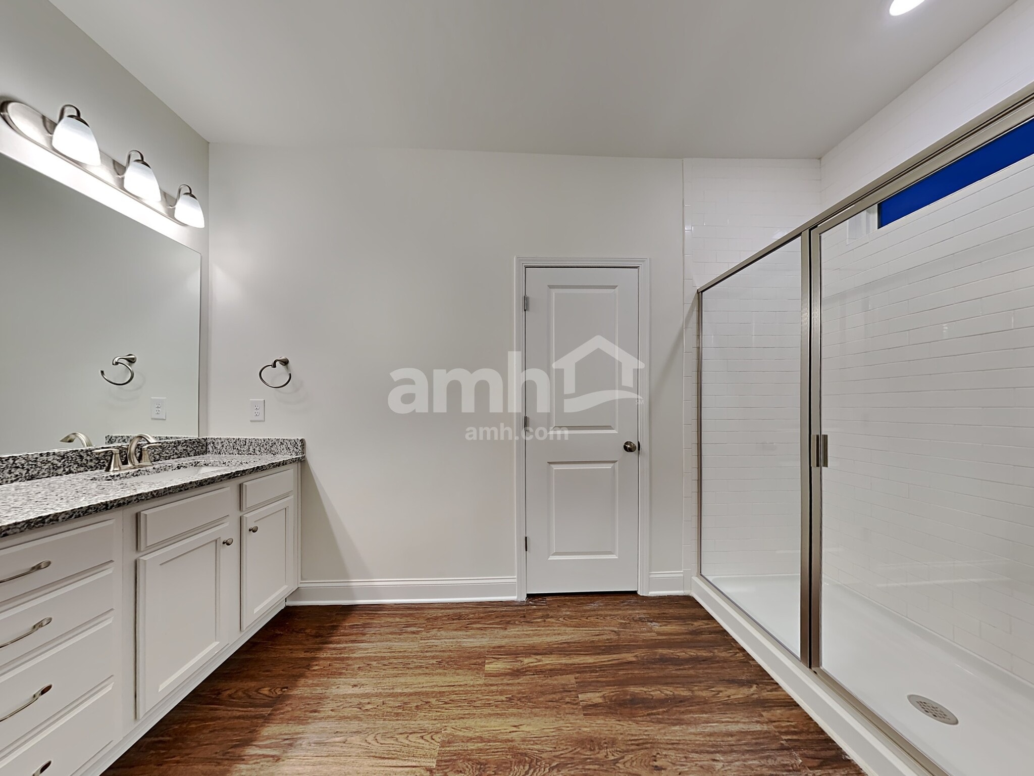 Building Photo - 5065 Hudson Vly Dr